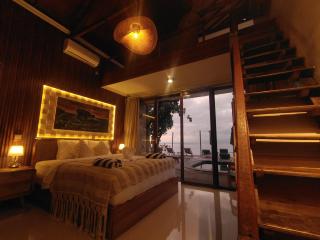 Kuldesak Beach Front Villa & Bar - Nusa Penida - 4