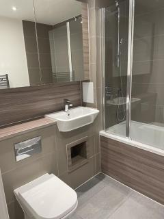 2 Bedroom Luxury Apartment in Barking - Barking - 6
