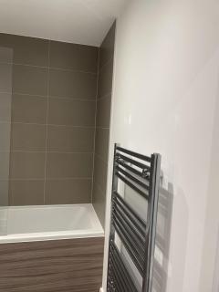 2 Bedroom Luxury Apartment in Barking - 3