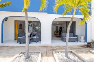Lighthouse Beach Resort with Ocean View - Kralendijk - 8