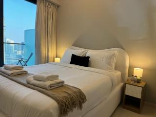 ASHRI HOLIDAY HOMES STYLISH Apartment near Burj Khalifa - Dubai - 7