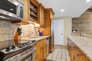 Village Center C2J by East West Hospitality - 1