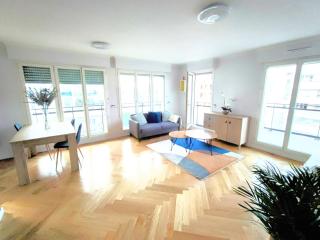 Big, Newly Renovated and Bright 3 Bedroom Flat in center of Courbevoie - 89m2 - Courbevoie - 0