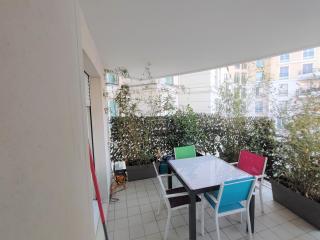 Big, Newly Renovated and Bright 3 Bedroom Flat in center of Courbevoie - 89m2 - 6