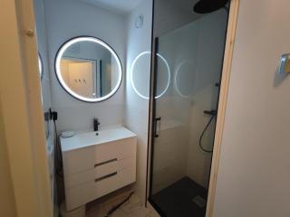 Big, Newly Renovated and Bright 3 Bedroom Flat in center of Courbevoie - 89m2 - 4