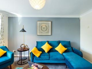 Tranquil Telford Retreat - 3 Bedroom House - 4