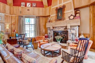 Villa Montane 225 by East West Hospitality - 8