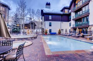 Villa Montane 225 by East West Hospitality - 3