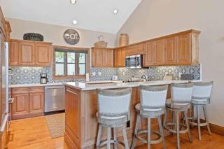 Villas at Villa Montane 06 by East West Hospitality - 3