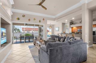 Foosball, Shuffleboard, Heated Saltwater Pool - Coastal Point - Roelens - Cape Coral - 2