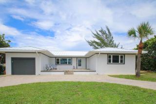 Oceanfront Modern Home with Private Beach - Ballard Pines - 8