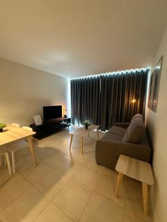 AT home Avenida del Ejercito - 2