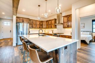 Private Hot Tub and Patio Granby Mtn Retreat! - 2