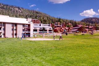 Majestic Studio Pool-Spa Ski-in out Gym, Sauna, Laundry, BBQ - Brian Head - 5