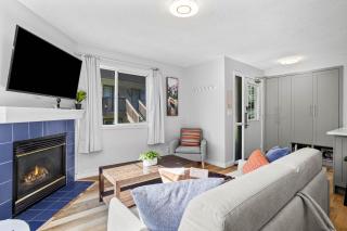 B111 Hot tub, ACx3, parking, coin laundry, near Banff - Canmore - 3