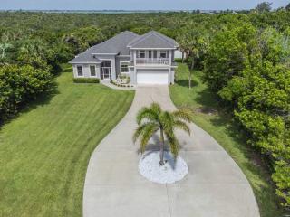 Seaside Serenity -Private Pool with Beach Access - Melbourne Shores - 0