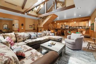 Bear Family Cabin - Stay together & play together! Foosball, billiards, hot tub, walk to lake! - Big Bear Lake - 9