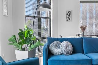 Urban Elegance and Stylish Two Bedroom Apt - 7