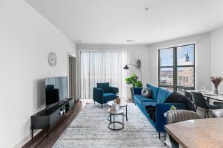 Urban Elegance and Stylish Two Bedroom Apt - 5