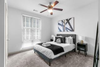 Urban Elegance and Stylish Two Bedroom Apt - 2