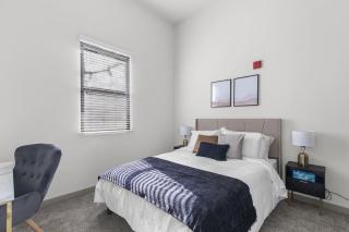 Urban Chic meets Comfort 2BR with Pool - 7