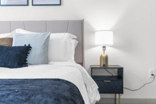 Urban Chic meets Comfort 2BR with Pool - 6