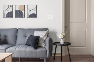 Urban Chic meets Comfort 2BR with Pool - 9