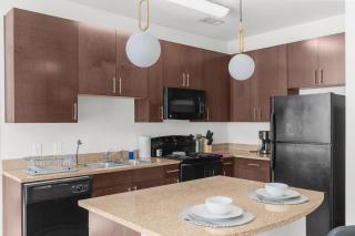 BHM Bliss Fully Equipped 2BR Mins Away to Top Locations - 3