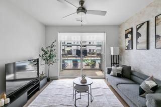 Trendy 3BR 2BA Urban Oasis - 4