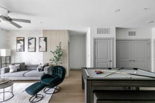 Trendy 3BR 2BA Urban Oasis - 3