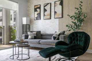 Trendy 3BR 2BA Urban Oasis - 2