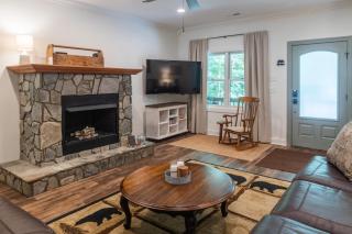Patio and Fireplace Tranquil Grandfather Mtn Cabin - Banner Elk - 7