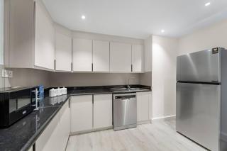 FIRST CLASS 2BR Breathtaking Beach & Palm View - Dubái - 2