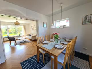Schönes Ferienhaus, bis 6 Pers, zentral gelegen - Heide - 9