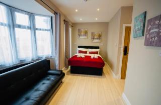 Paragraph Edmonton - Palmers Green - 1