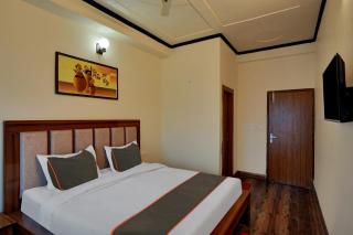 Collection O Trihans Mantion Hotel - Noida - 6