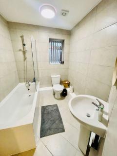 2 Bedroom House Close to Liverpool Stadia with Free Parking - Liverpool - 7