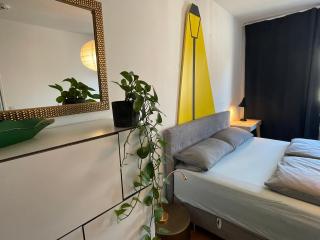 Checkpoint Charlie Apartment - Berlin - 2