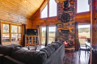 Cozy Family Cabin Game Room, Near National Parks! - Duck Creek Village - 5