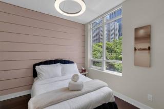 1560 sqft Elegant Condo at Downtown Hi-End Shopping & Dining Area - CN Tower View, Bidet, LockBox - 5