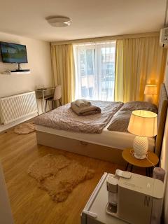 ZARA Premium Only Room - Štúrovo - 4
