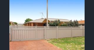 Back beach bungalow - Lancelin - 8