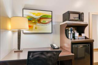 Best Western Plus Olathe Hotel - 1