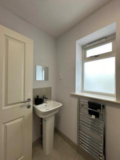 Modern Studio - Chesterton - 5