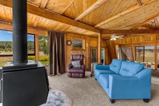 Rustic Mountain Chalet with Breathtaking Views - Flagstaff - 3