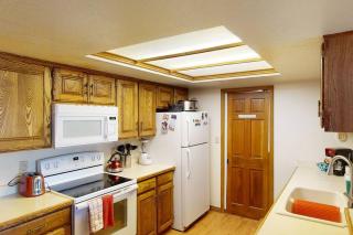 Royal Vista II Pool-Spa Ski-in out Gym, Sauna, Laundry, BBQ - Brian Head - 6