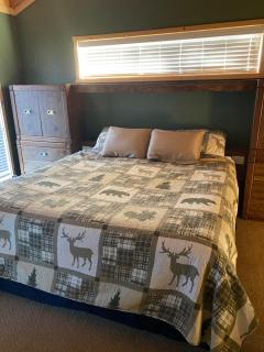 Torreys Getaway Cabin - Duck Creek Village - 3