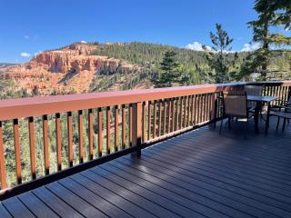 Torreys Getaway Cabin - Duck Creek Village - 1