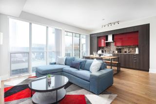 Perfect Condo Sleeps 4 Across from Cn Tower! - 5