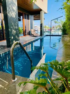 Airlie Beach Marina-Front Luxury at 10 The Cove - 1